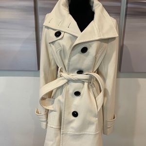 Great condition coat with pockets, belted